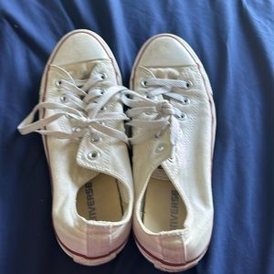 Women’s low top white converse